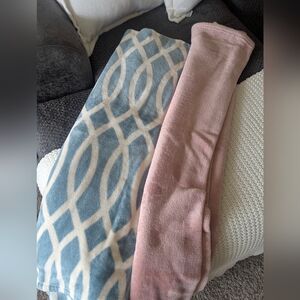 Blue & White Fleece Blanket & Pink Fleece Blanket (2)